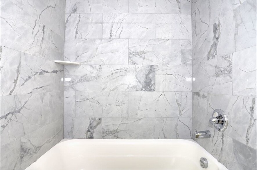 Bathtub - 143 Zabriskie St