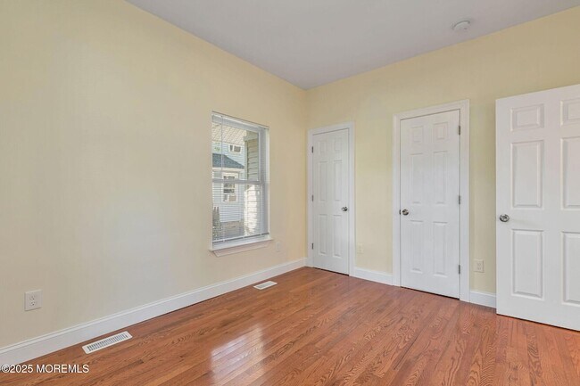 Building Photo - 1222 7th Ave