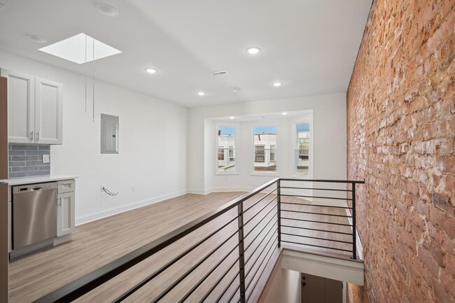 Building Photo - 5644 Blakemore St