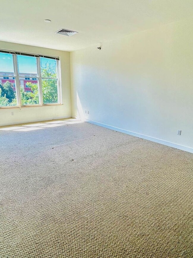 Building Photo - Eastwood Commons II Condo Association