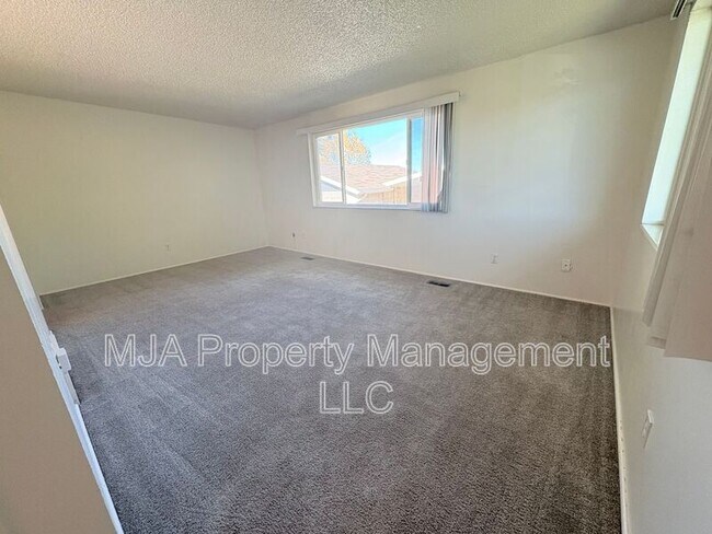 Building Photo - 4735 S 1900 W