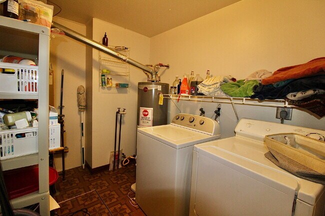 Building Photo - 1405 Abilene Dr