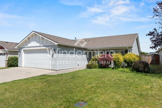 Building Photo - **Half off Full 1st Month's Rent** Great 3-bed Home In Spokane Valley