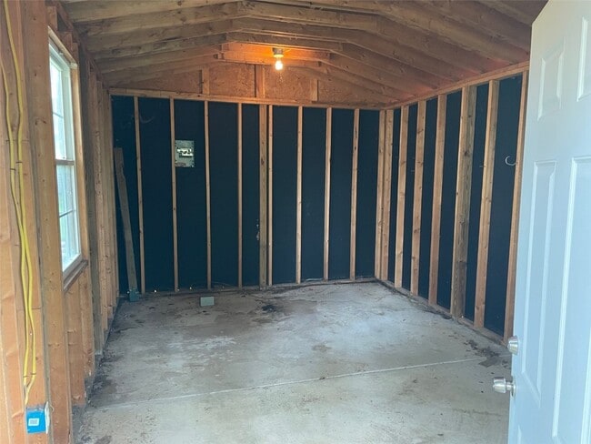 Building Photo - 1662 Knightwood Ln