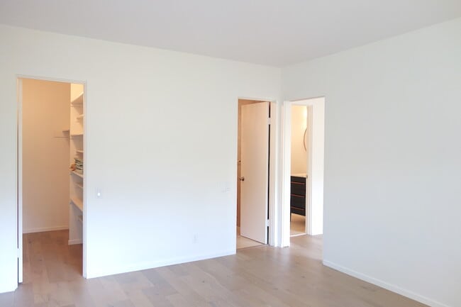 Building Photo - 702 Cavanagh Rd