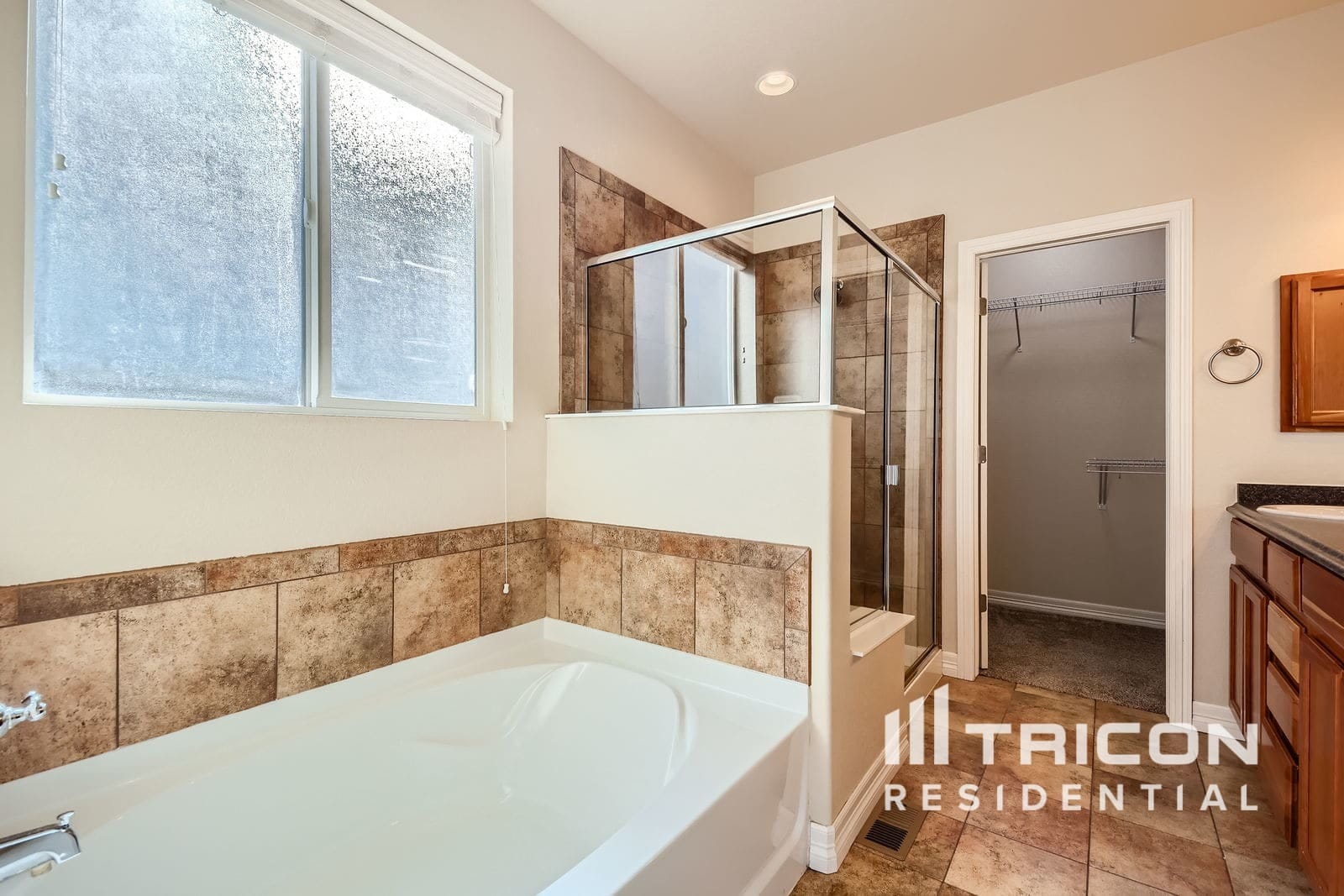 Building Photo - 3461 Janus Dr