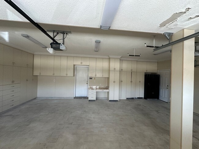 Building Photo - 3854 Broadmead St