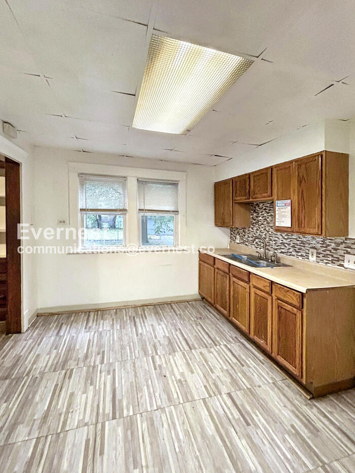 Building Photo - 12701 Benham Ave