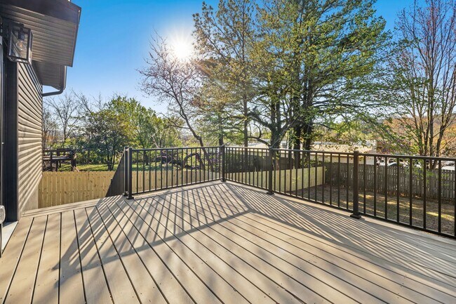 Building Photo - Brand New Duplex in Fayetteville!