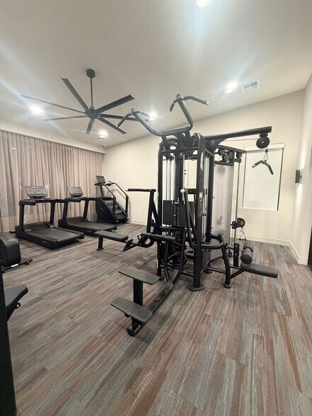 Building Photo - 2121 W Sonoran Desert Dr