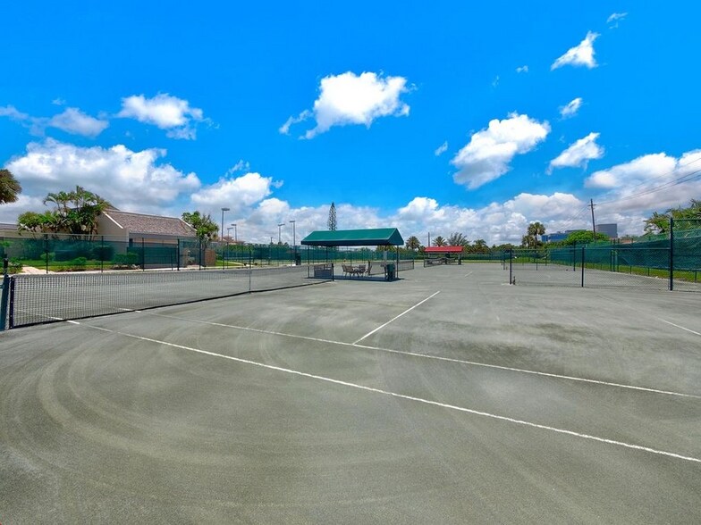 Building Photo - 1605 US-1