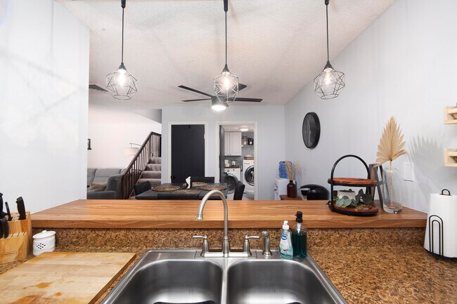 Building Photo - 2980 SW Sunset Trace Cir