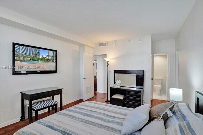 Building Photo - 3000 S Ocean Dr