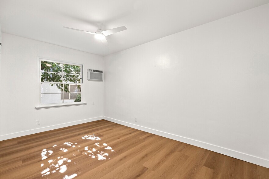 Building Photo - 1527 Laurel St