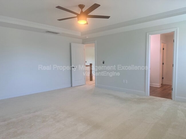 Building Photo - 16 Clear Creek Cir