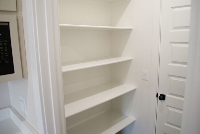 Building Photo - Brand-new 4 Bed, 2.5 Bath Townhome in Idaho Falls!