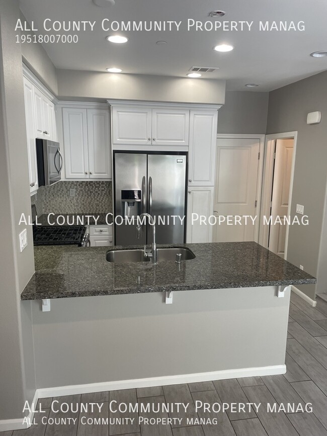 Building Photo - 44122 Calle Luz