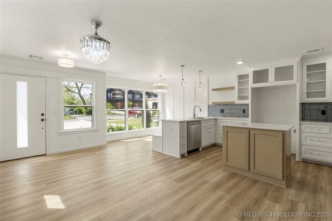 Building Photo - 105 N Atlanta St