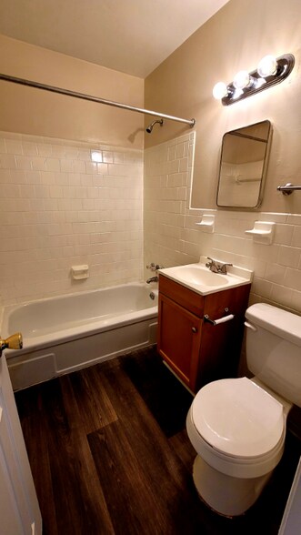 Building Photo - 1700 Carlisle Ave