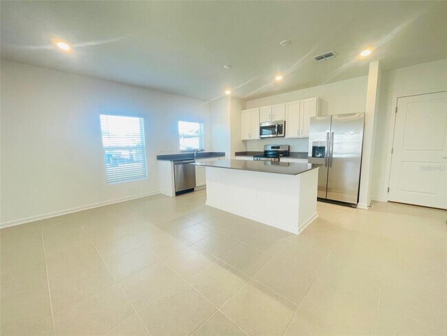 Building Photo - 7333 Ivy Tendril Ave