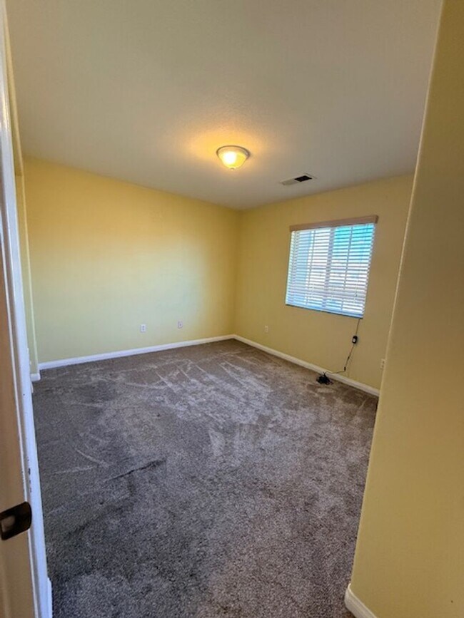 Building Photo - Beautiful Oceanview Hills house