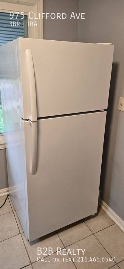 Building Photo - 975 Clifford Ave