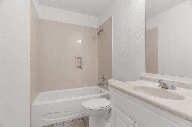 Building Photo - 1908 Nest Pl