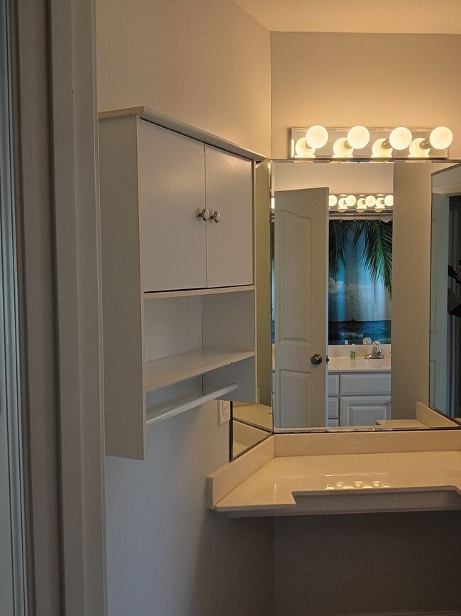 Building Photo - BRIDGEPORT