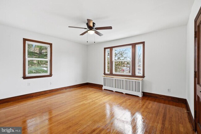 Building Photo - 4026 9th St NE