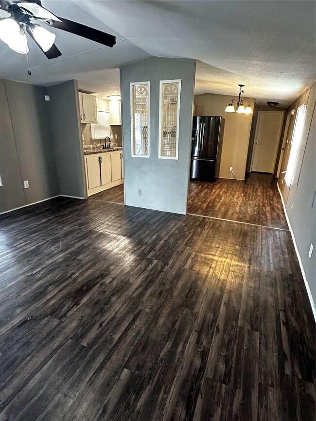 Building Photo - 2021 N Battlebell Rd