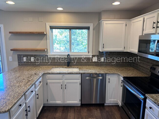 Building Photo - 1 Foothill Ash