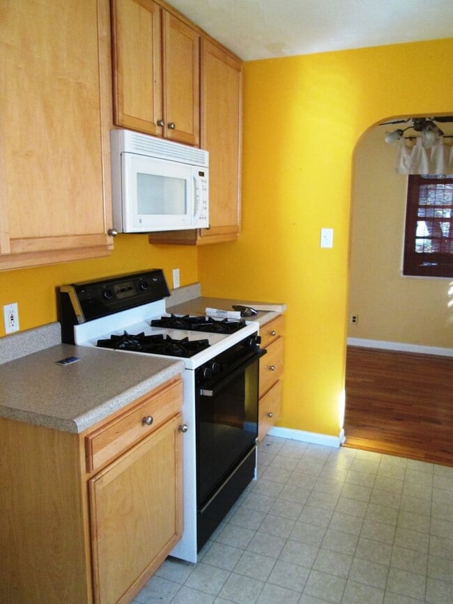 Building Photo - Cozy 2 bedroom house near old town Longmont!
