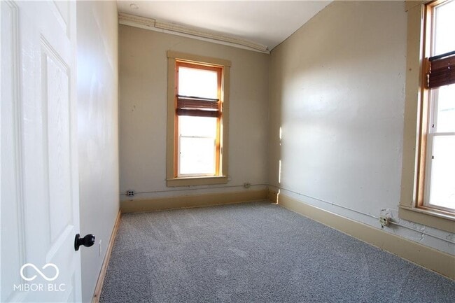 Building Photo - 101 S Main St