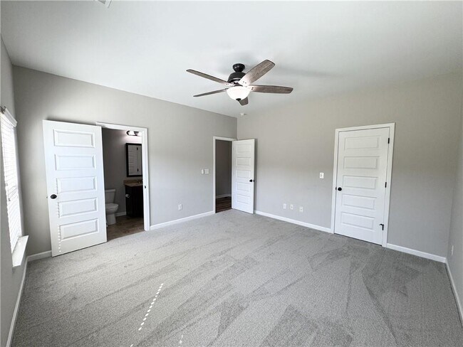 Building Photo - 6135 Stillwood Ln