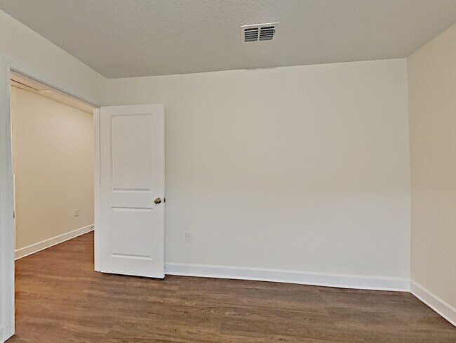 Building Photo - 1016 Walden Pond Drive