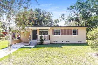 Building Photo - 7244 Rhode Island Dr E