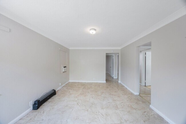 Building Photo - 1230 9th Ave S