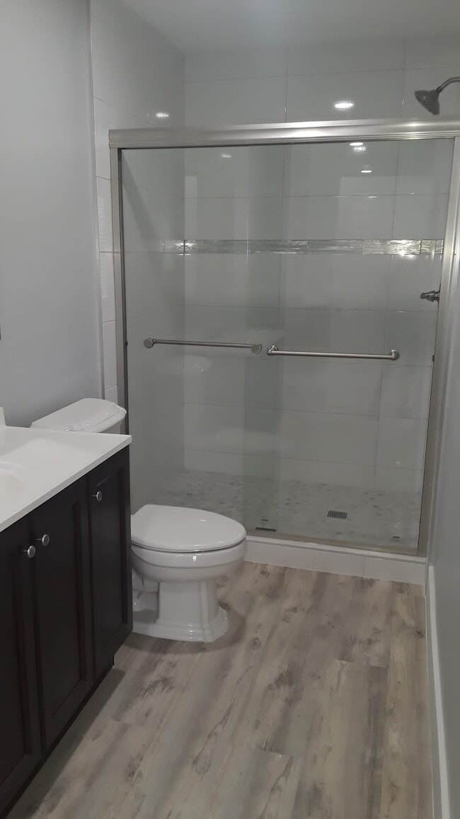 Master bathroom - 16808 Patio Village Ln