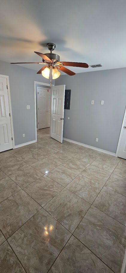 Building Photo - 1302 Quitaca Dr