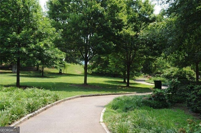 Building Photo - 923 Peachtree St NE