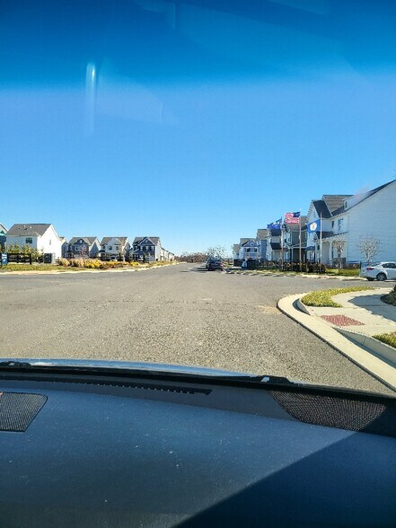 Building Photo - 180 Munsee Cir