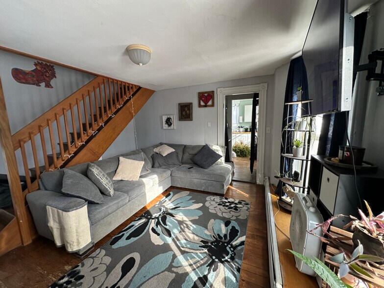 Building Photo - 9 Depot St