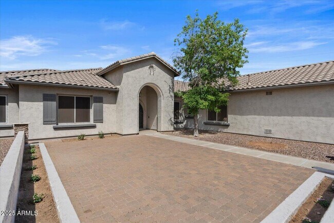 Building Photo - 3410 E Vallejo Ct