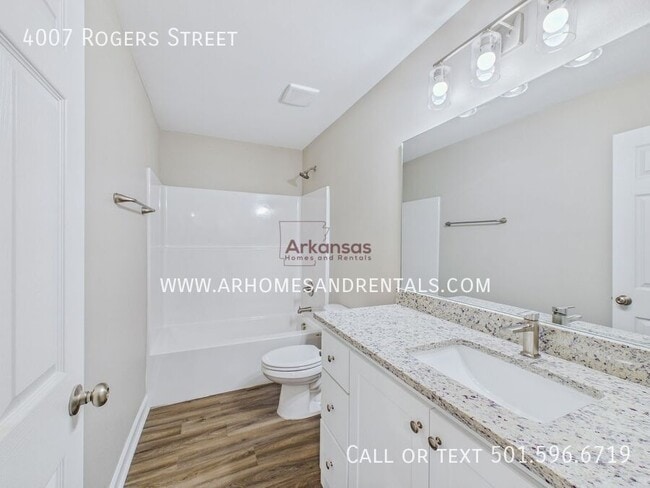 Building Photo - 4007 Rogers St