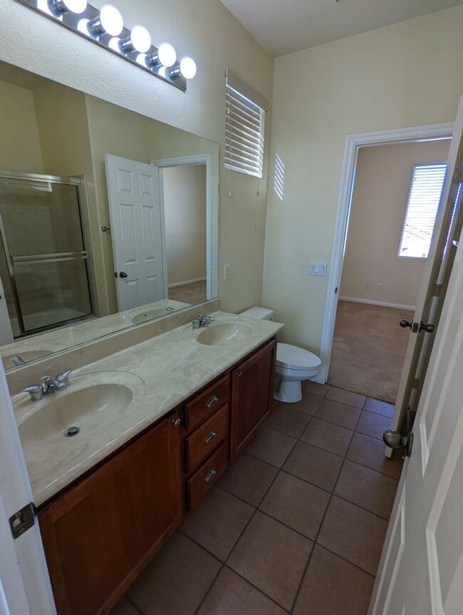 Building Photo - 5994 Shining Light Ave