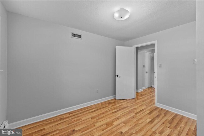 Building Photo - 3035 Hazelton St