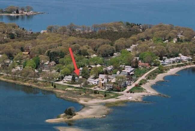 Primary Photo - 16 Winsor Ave