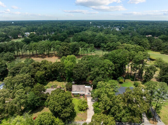 Building Photo - 327 Plantation Dr