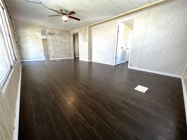 Building Photo - 5954 140th Terrace N