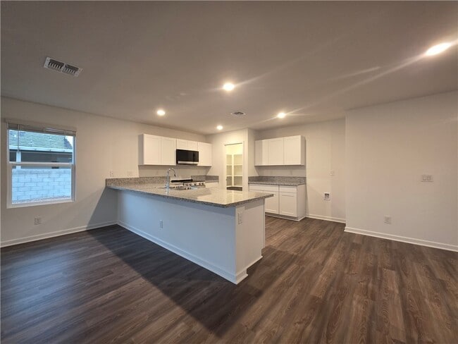 Building Photo - 2076 E Desert Greens Dr